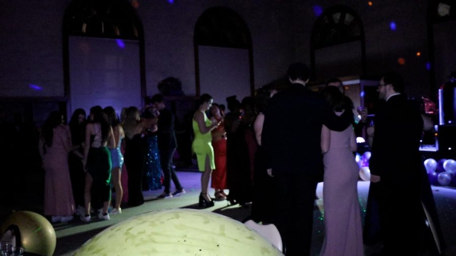 Students Let Good Times Roll at Mardi Gras Ball