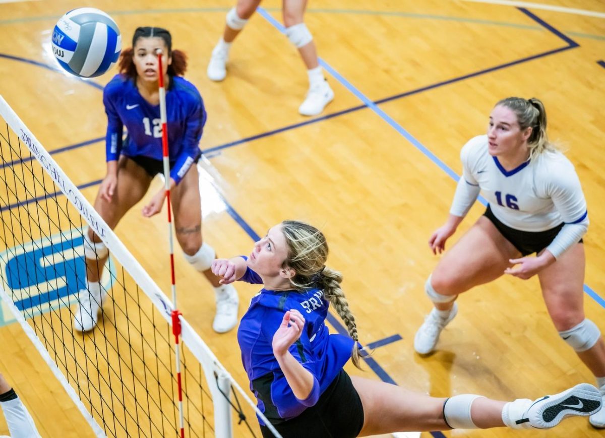 Badger Volleyball Starts SIAC Cluster with Two Sweeps