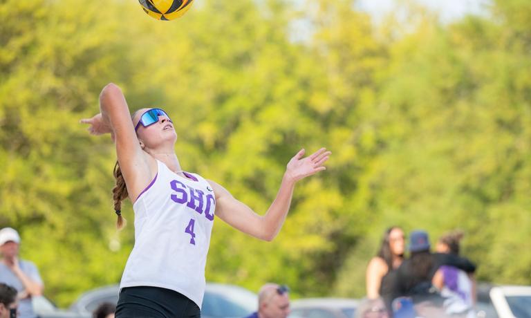 Spring Hill Splits Day One of Southeastern Invitational